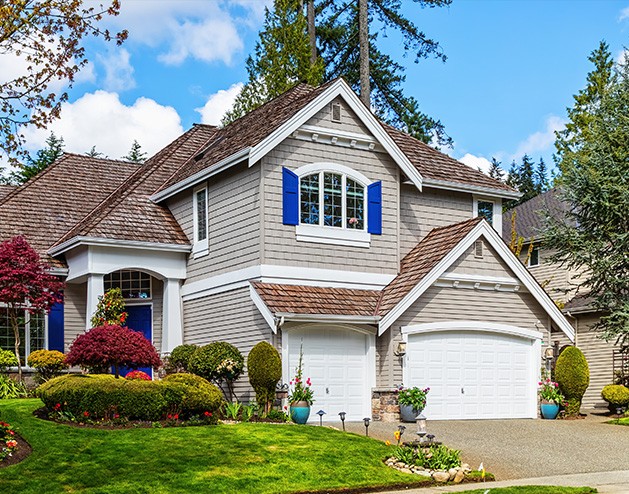 Weatherproof cedar roofing system on Illinois home