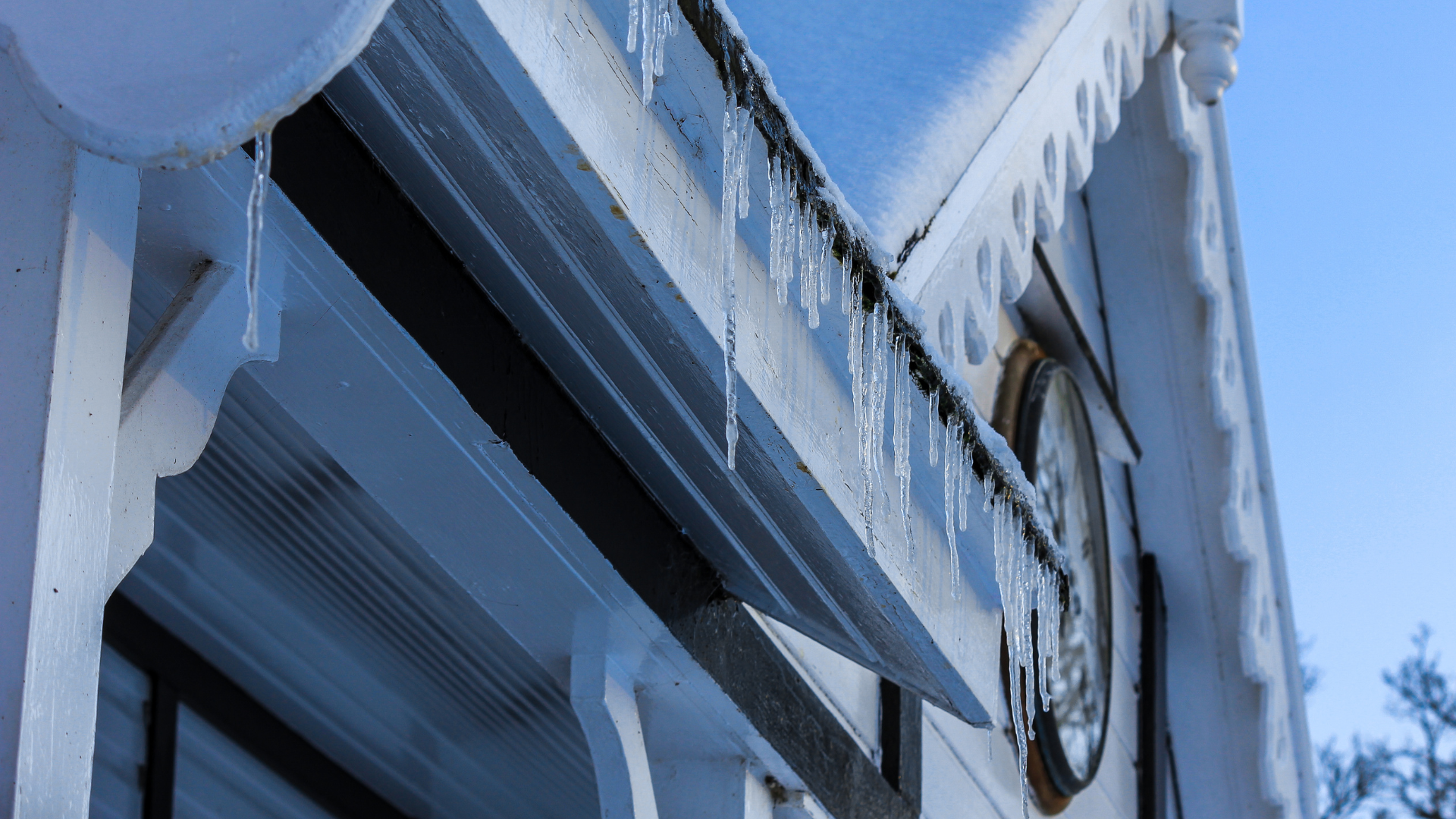 spotting an ice dam in Milwaukee